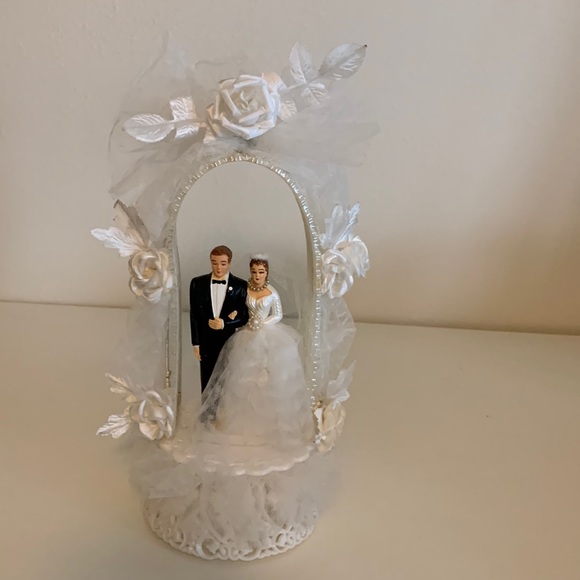 Coast Novelty Mfg. Co. Party Supplies Vintage 959 Wedding Cake Topper Bride And Groom Under
